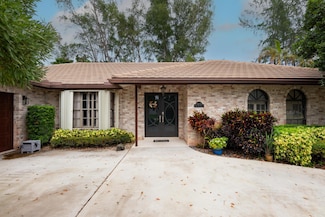 9459 Old Pine Rd, Boca Raton, FL 33428