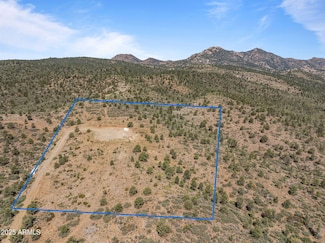 001 Blue Sky Dr, Peeples Valley, AZ 86332