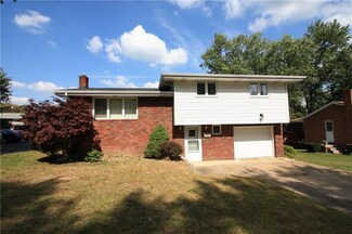 708 Sherwood Cir, Youngwood, PA 15697