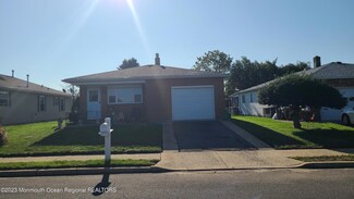 5 Maracaibo Place, Toms River, NJ 08757