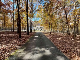 135 Oakmont Ct, Winterville, GA 30683