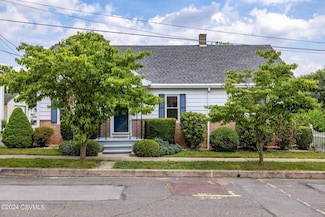 28 Railroad St, Danville, PA 17821