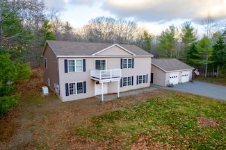 78 High Point Dr, Bradley, ME 04411