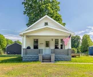 15230 Lincoln St, Grand Haven, MI 49417