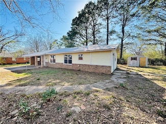 305 1/2 NW 4th St, Wilburton, OK 74578