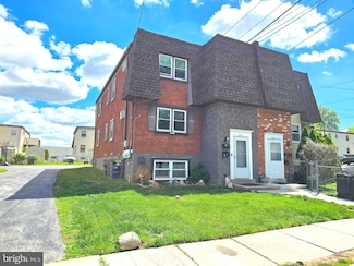 204 Winona Ave, Holmes, PA 19043