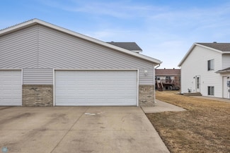973 41st Ave W, West Fargo, ND 58078