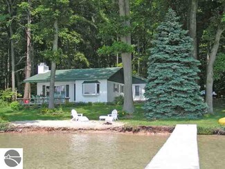 8073 W Day Forest Rd, Empire, MI 49630