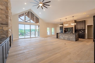 257 Beachnut Dr, Sunrise Beach, MO 65079
