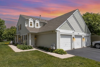 2211 Waterleaf Ct Unit 204, Naperville, IL 60564