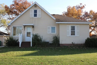 1802 10th Place NE, Austin, MN 55912