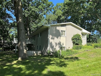 4230 Wendell Rd, West Bloomfield, MI 48323