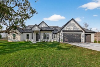 402 Lakeland Cir, Rosharon, TX 77583