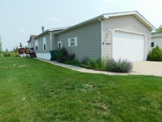 5644 Shale Dr, Loves Park, IL 61111