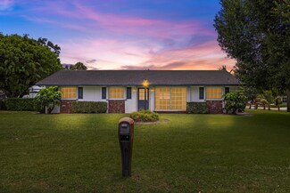 5557 E Shadyside Cir, West Palm Beach, FL 33415