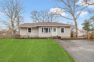 30 Overview Dr, Coventry, RI 02816