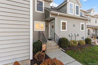 100 Boniface Dr Unit 17C, Pine Bush, NY 12566