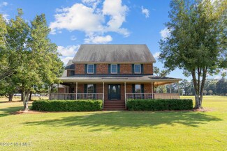447 Mimosa Shores Rd, Washington, NC 27889