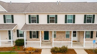 1911 Redbud Ln Unit 4, Lansing, MI 48917