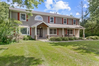 431 E Oakwood Dr, Barrington, IL 60010