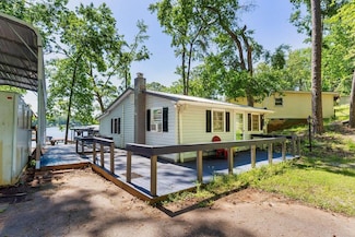 877 Lakeshore Dr, Cross Hill, SC 29332