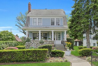 146 Sutton Manor Rd, New Rochelle, NY 10801