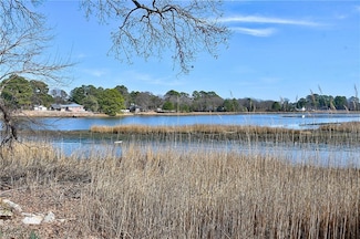 27 Rivercrest Dr, Portsmouth, VA 23701