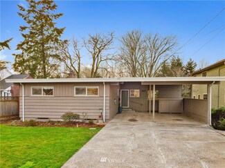 8437 Island Dr S, Seattle, WA 98118