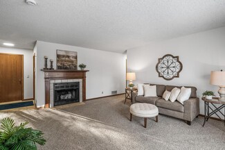 4 Crusader Ave E Unit D, Saint Paul, MN 55118