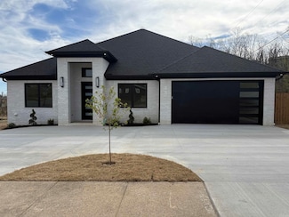 1015 N Shackleford Rd, Little Rock, AR 72211