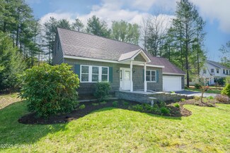 19 Sycamore Dr, Queensbury, NY 12804