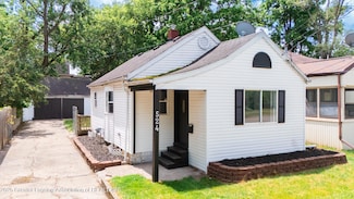 524 Denver Ave, Lansing, MI 48910