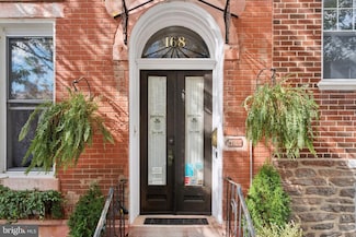 168 Gay St, Philadelphia, PA 19127