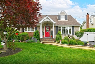 2747 Falcon St, East Meadow, NY 11554