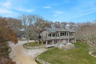 4 Nomans Watch Rd, Aquinnah, MA 02535