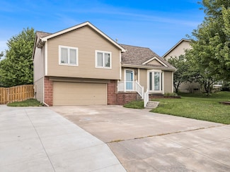 1704 Southview Dr, Papillion, NE 68046