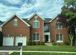 42518 Lewiston Dr, Chantilly, VA 20152