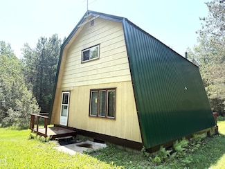 7786 Danielczak Rd, Armstrong Creek, WI 54103