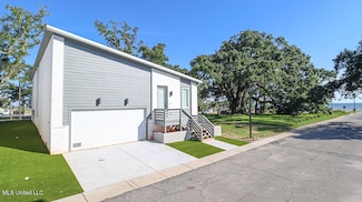 132 Markham Dr, Gulfport, MS 39507