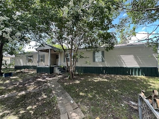 1204 Traders Rd, Greenville, TX 75402