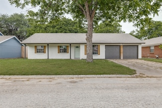 324 Deer Creek Rd, Fort Worth, TX 76140