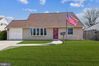 50 Kindle Ln, Levittown, PA 19055