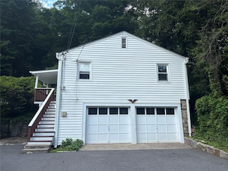 149 Pleasantville Rd, Pleasantville, NY 10570