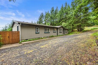 372 Peppermill Rd, Kelso, WA 98626