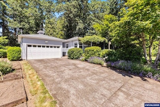 815 Kingwood Dr NW, Salem, OR 97304