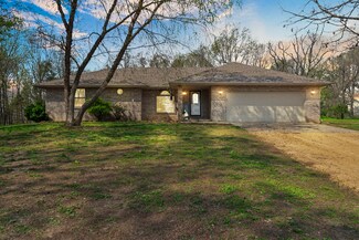 405 Log Cabin Rd, Crane, MO 65633