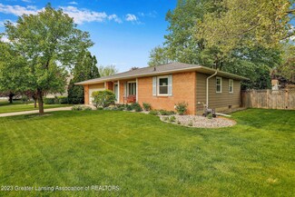 935 London Dr, Lansing, MI 48917