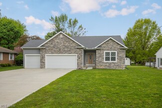 10076 Rosemere St, Elyria, OH 44035