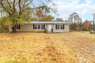 2420 Creekside Dr, Sharon, SC 29742