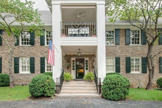 4402 Harding Place Unit 4, Nashville, TN 37205